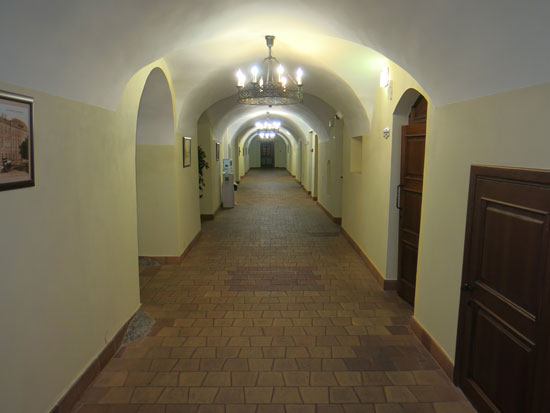 Коридор гостиницы. Коридор гостиницы.