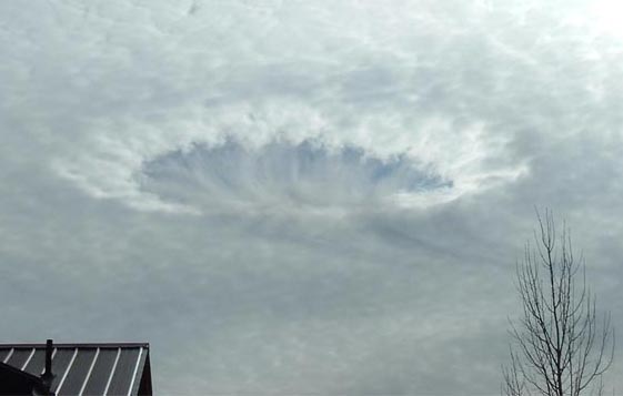 Примеры Fallstreak hole в других странах