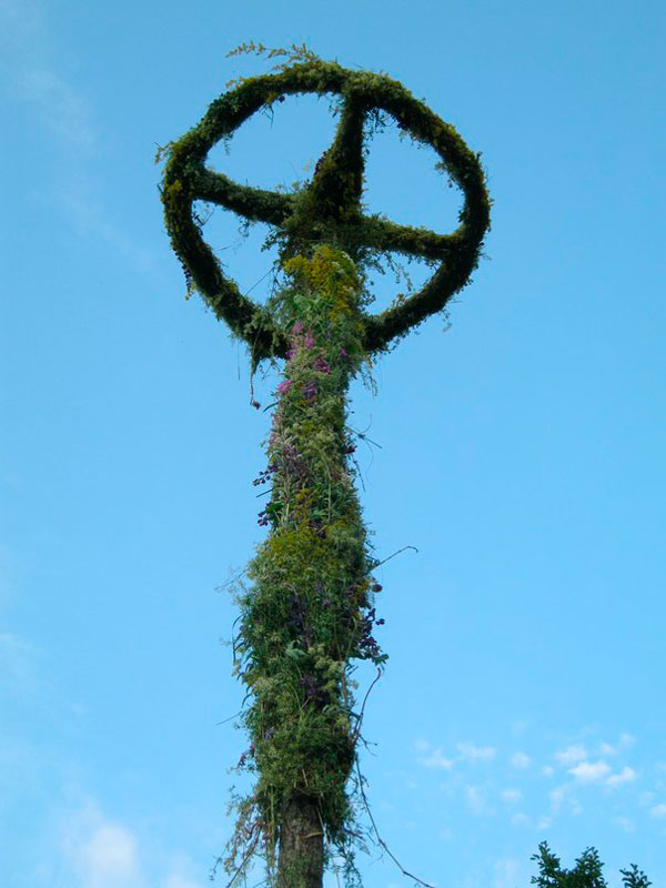 Купальский столб. Крупский район, 2013 год. Купальский столб. Крупский район, 2013 год.