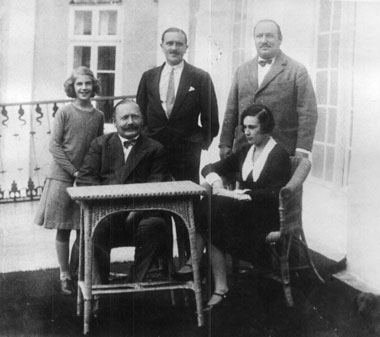 Семейная фотография Радзивиллов, датированная 1927 годом. Последние свидетели призрака?