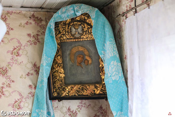 Обновившаяся икона из д. Застенки Вилейского р-на. Фото И. Бутова (2016 год).