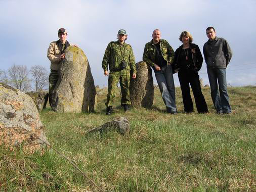 Экспедиция Уфокома в 2007 году искала в Брестской области легендарную поляну с идолами, о которой упоминали местные жители. Фото Виктора Гайдучика.