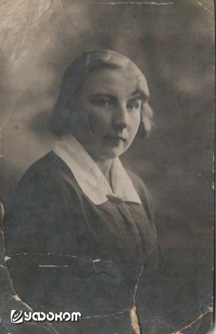 Новицкая (Киян) Мария Филипповна. Фото из семейного альбома А. Г. Рудака, 1939 год.
