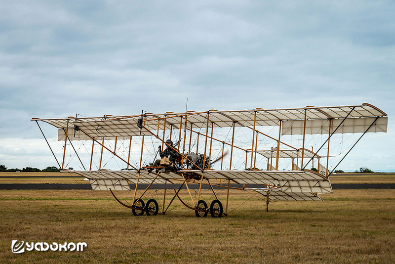 Прибывшие в Санкт-Петербург в апреле 1911 года «Bristol Boxkite» военной версии были оснащены удлиненными верхними крыльями, тремя рулями направления, увеличенными топливными баками и более мощными двигателями «Gnome» в 70 л. с. На фото современная реплик