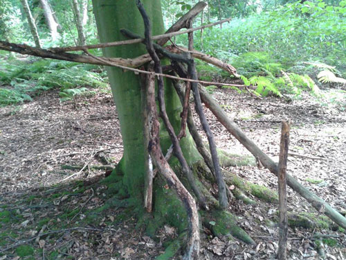 Один из типичных примеров Английских "лесных артефактов".