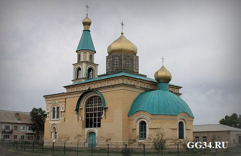 Храм Никиты Великомученика в селе Дубовый Овраг. Храм Никиты Великомученика в селе Дубовый Овраг.