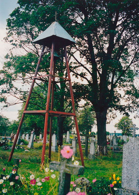 Звонница на кладбище д. Белица, Лидский р-н, Гродненская обл.