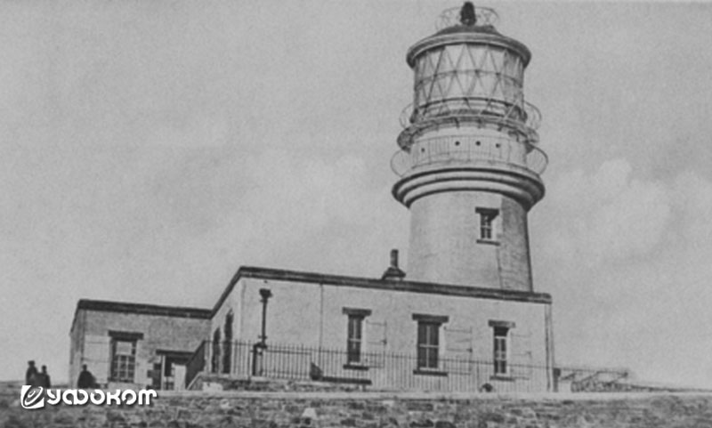 Маяк на Эйлин Мор в 1900 году. Маяк на Эйлин Мор в 1900 году.