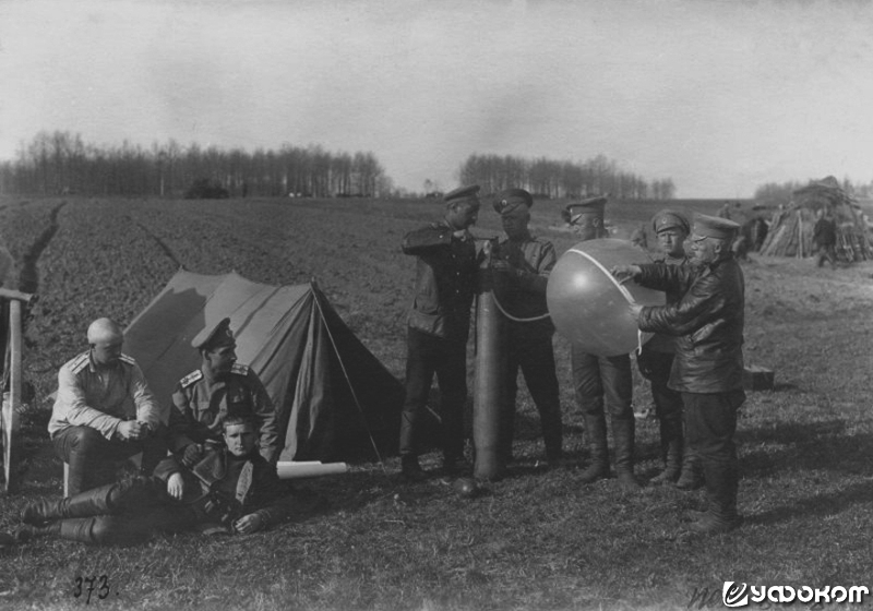Запуск шара-пилота, 1914 год. Фото: МАММ / МДФ.