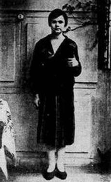 Рис. 5 a. Румынский полтергейст 1925 -1926 гг. (фото Г. Прайса). а - 13-летняя Элеонора Цугун, носитель полтергейста.