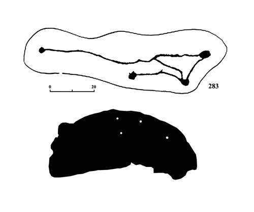 Сверху – так называемый «камень 283», расположенный в Саянском каньоне Енисея на котором исследователи Е. Г. Дэвлет и М. А. Дэвлет предположили наличие созвездия Большой Медведицы. Снизу – камень близ д. Стародворище Вилейского района. Возможно, что астро