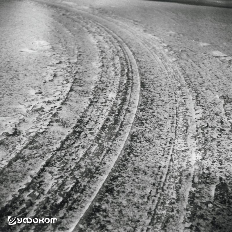 Рис. 4. Фрагмент круга на льду на месте зависания НЛО на реке Мжа 07.01.1990 г.