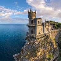 Что привлекает туристов в Крым?
