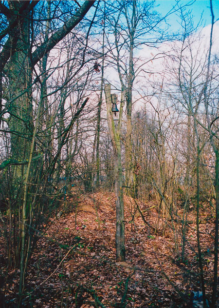 Звонница на кладбище д. Малая Грава Осиповичского района Могилевской области.
