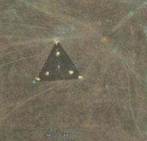Треугольный объект на картах Google