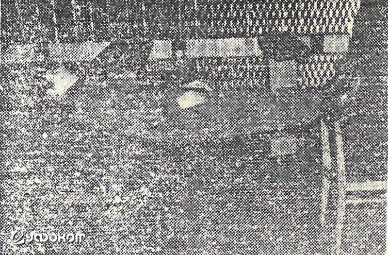 Фото из газеты «На боевом посту» (за 13 февраля 1992 года). Подпись: «Экспериментирует гвардии капитан Н. Пахомов.