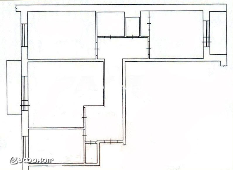 Рис. 8. Общий уточненный план квартиры Кисляковых. Масштаб на плане можно определить по протяженности стены в зале, в которой находится окно, сблокированное с балконной дверью. Эта величина равна 4,06 метра.