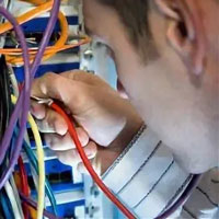 Кликни, чтобы узнать больше → Оптоволокно против кабельного интернета: что лучше для вашего дома?