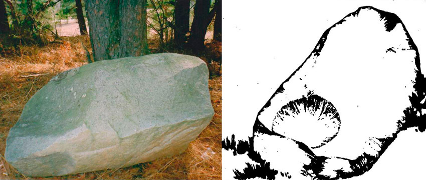 Рис. 1. Слева – «камень с выемкой» так как он выглядит сейчас. Фото Лилии Якубенока, 2006 год. Справа – прорисовка этого же камня в книге Ю. Уртанса в 1993 году [19: 100]. 