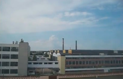 Белорусские производители настолько суровы, что нанимают на работу ангелов (кадр из белорусского ролика) 