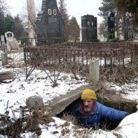 Кликни, чтобы узнать больше → Гробокопатели
