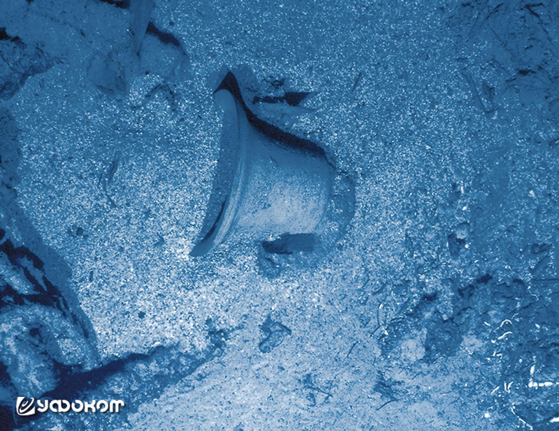 1-submerged_bell_from_the_ss_central_america.jpg